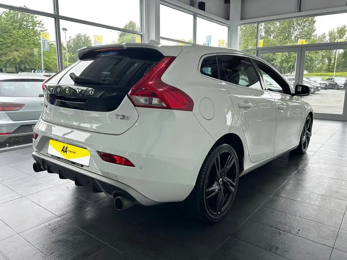 2017-volvo-v40-20-t3-r-design-pro-big-10