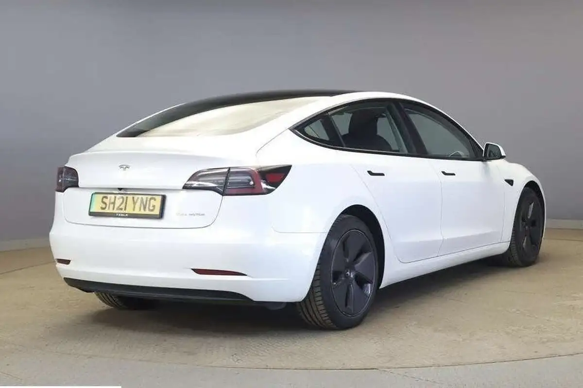 2021-tesla-model-3-e-long-range-4x4-big-1