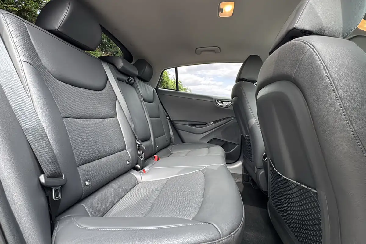 2020-hyundai-ioniq-16-gdi-premium-se-hybrid-big-10
