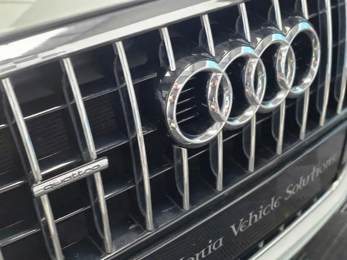 2013-audi-q3-20td-s-line-quattro-177ps-tronic-big-32