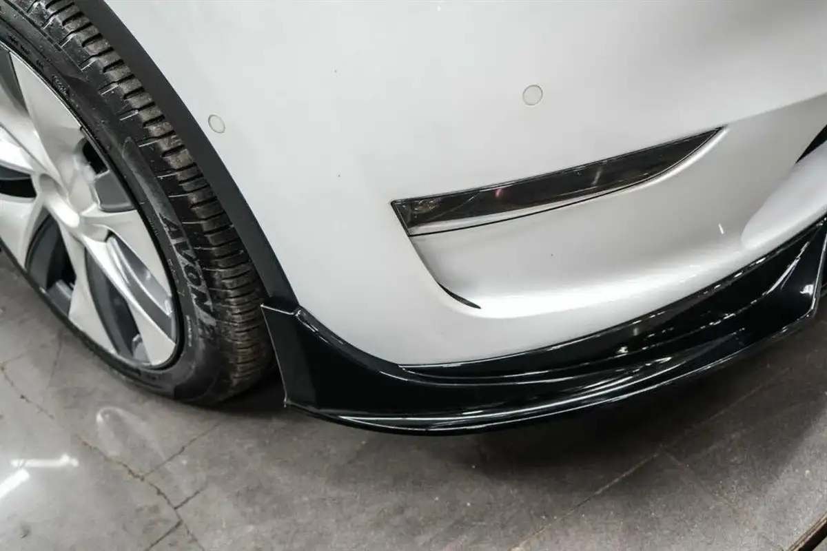 2022-tesla-model-y-e-long-range-big-6