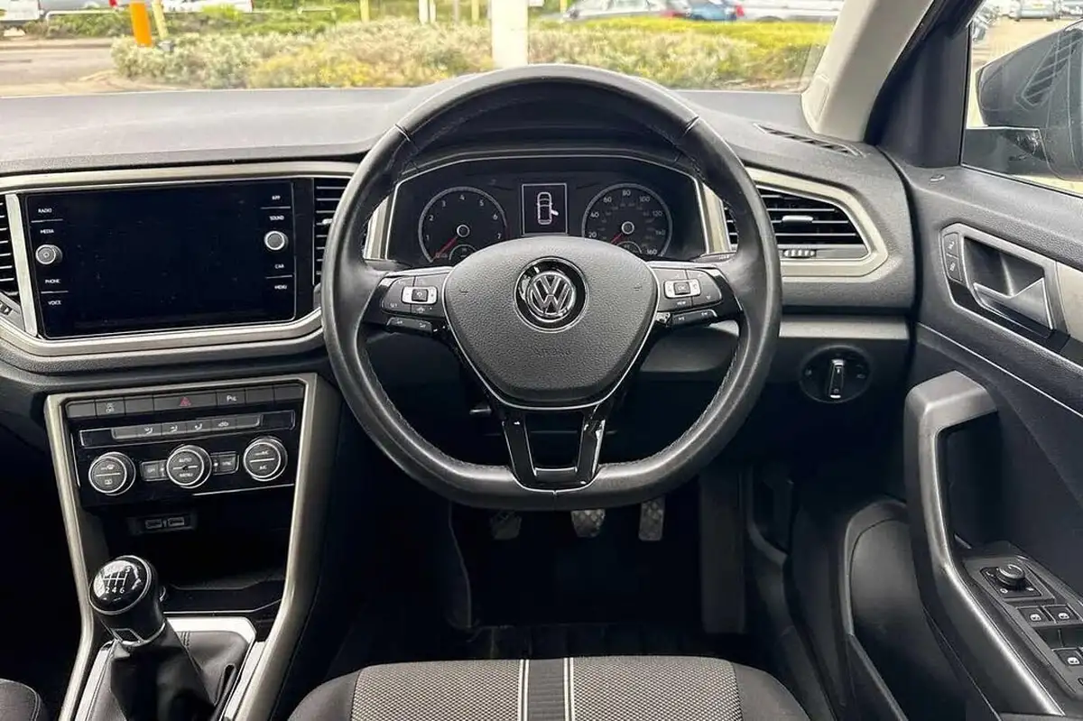 2020-volkswagen-t-roc-10-tsi-se-115ps-big-13