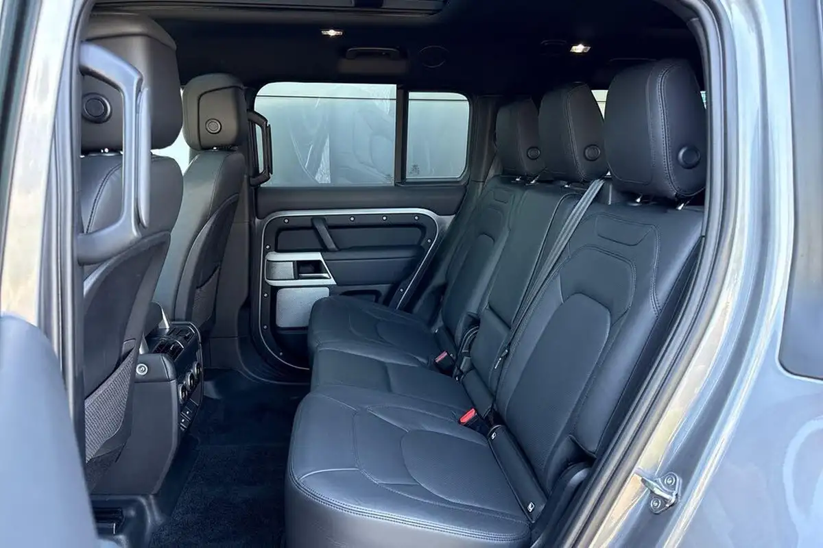 2023-land-rover-110-defender-30-d300-hse-big-53