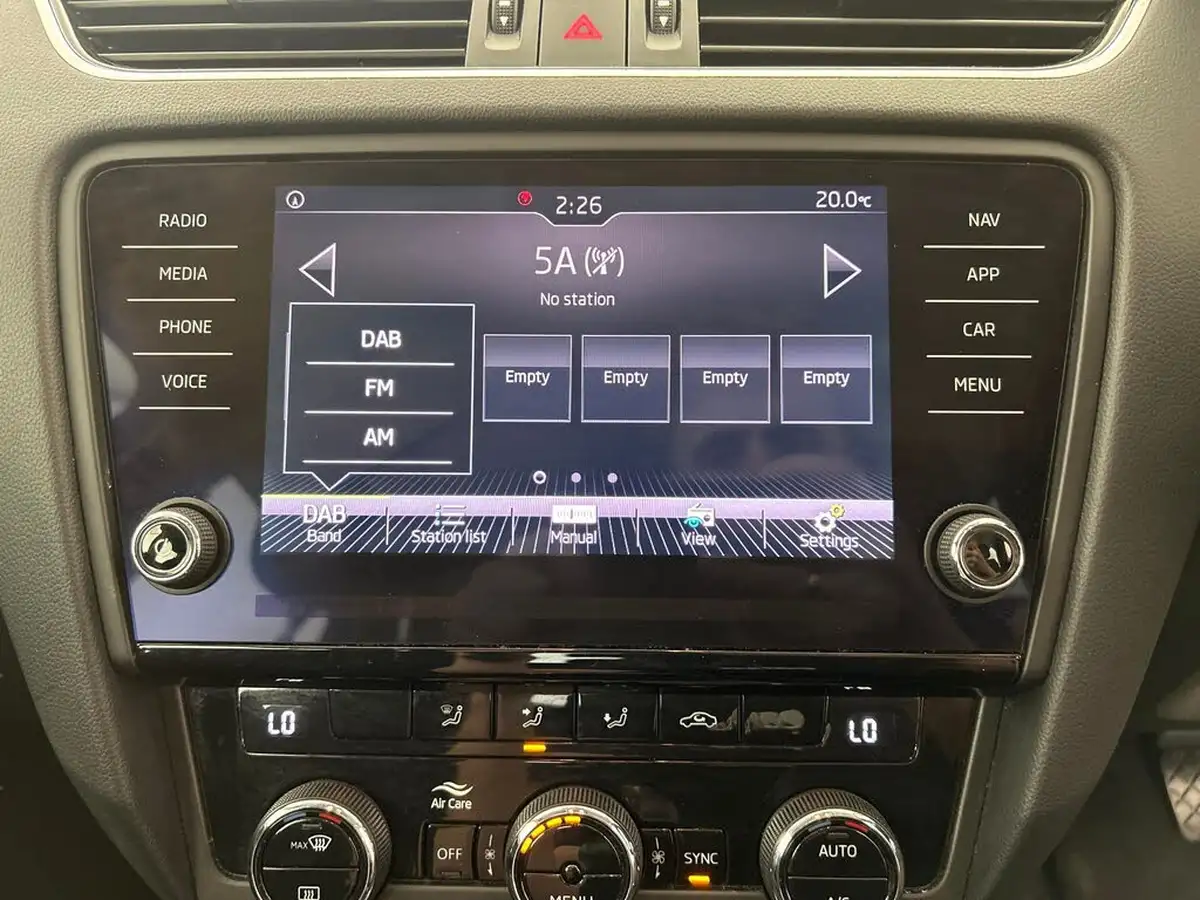 2020-skoda-octavia-10-tsi-se-technology-115ps-estate-big-20