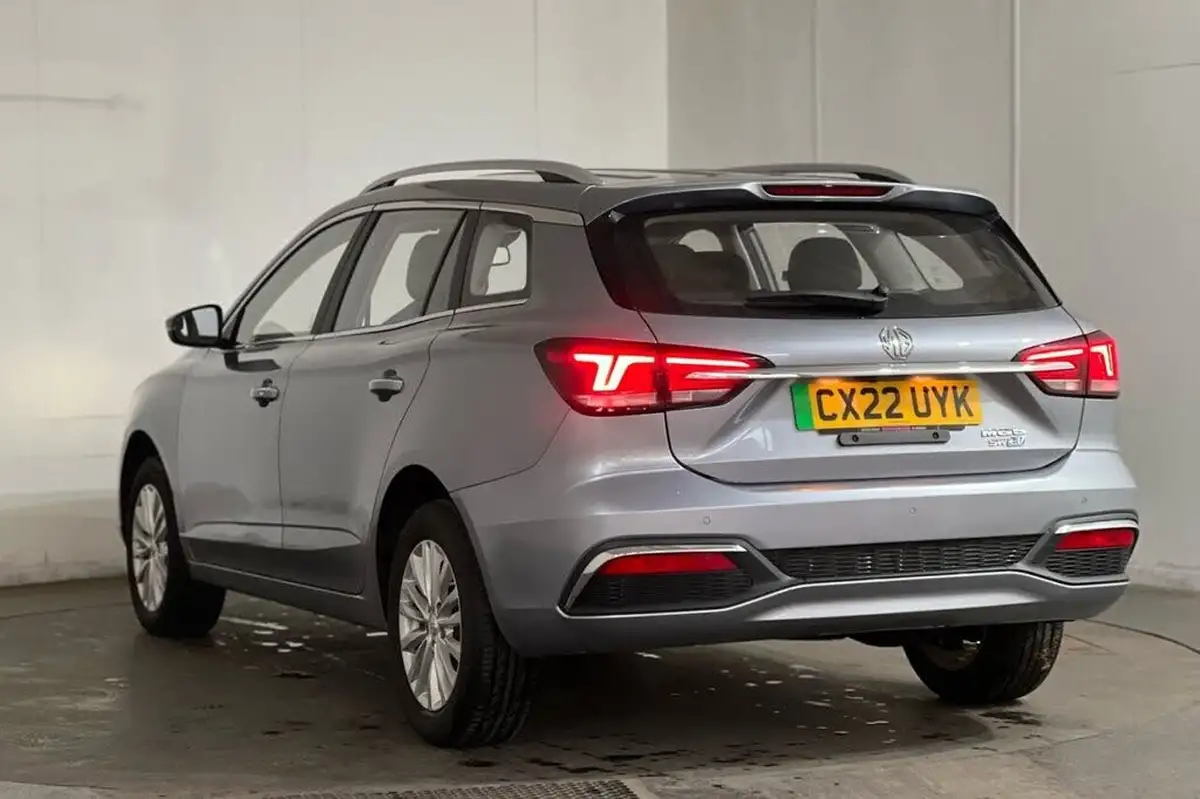 2022-mg-mg5-e-exclusive-ev-long-range-big-21