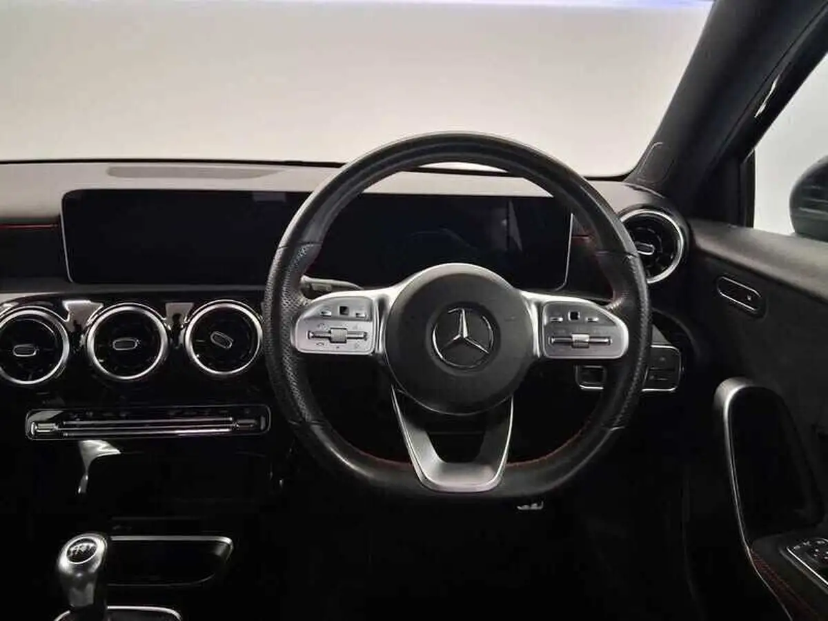 2019-mercedes-benz-a-class-13-a200-amg-line-executive-hatchback-5d-big-8