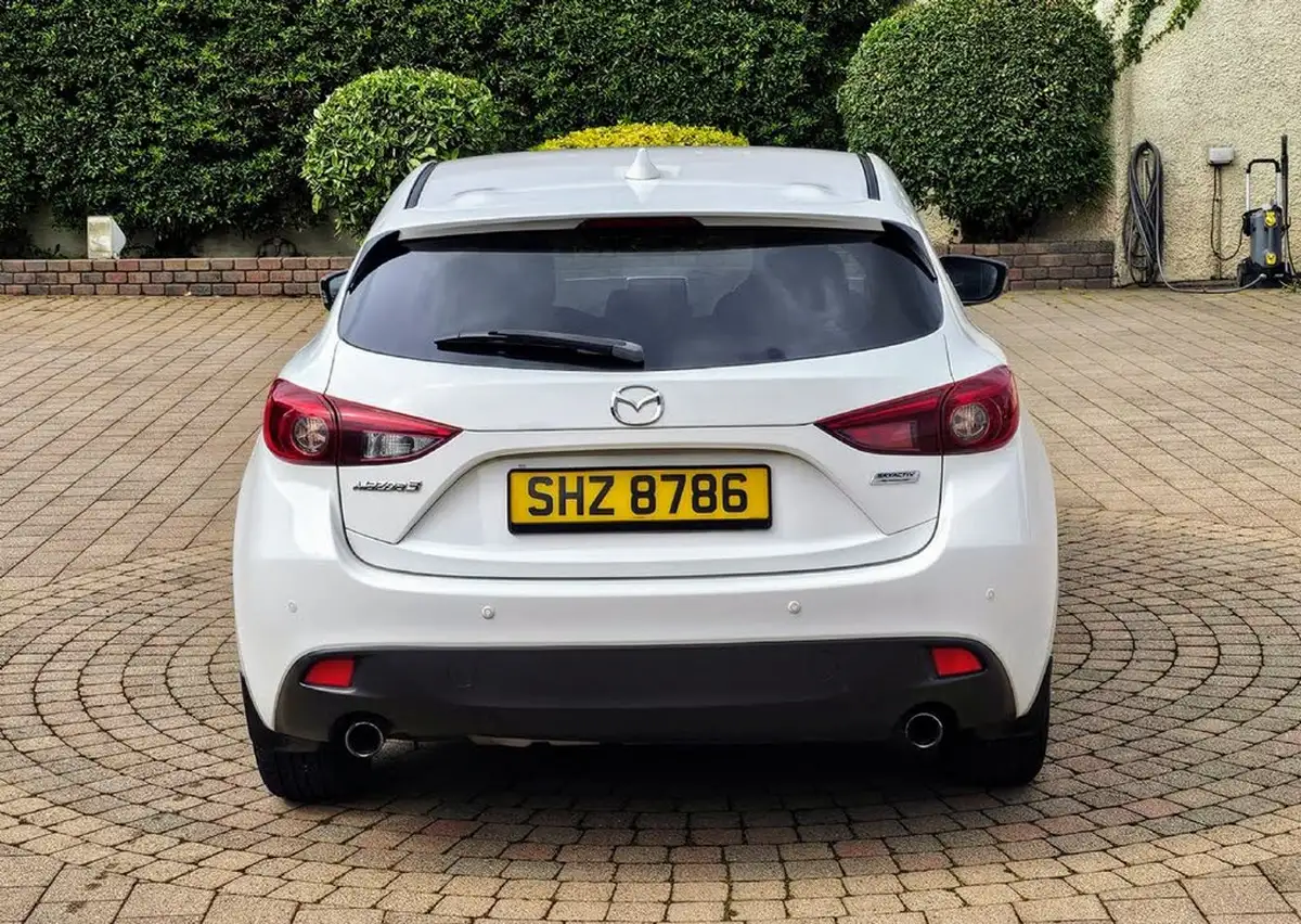 2015-mazda-mazda3-20-se-l-hatchback-5d-big-2