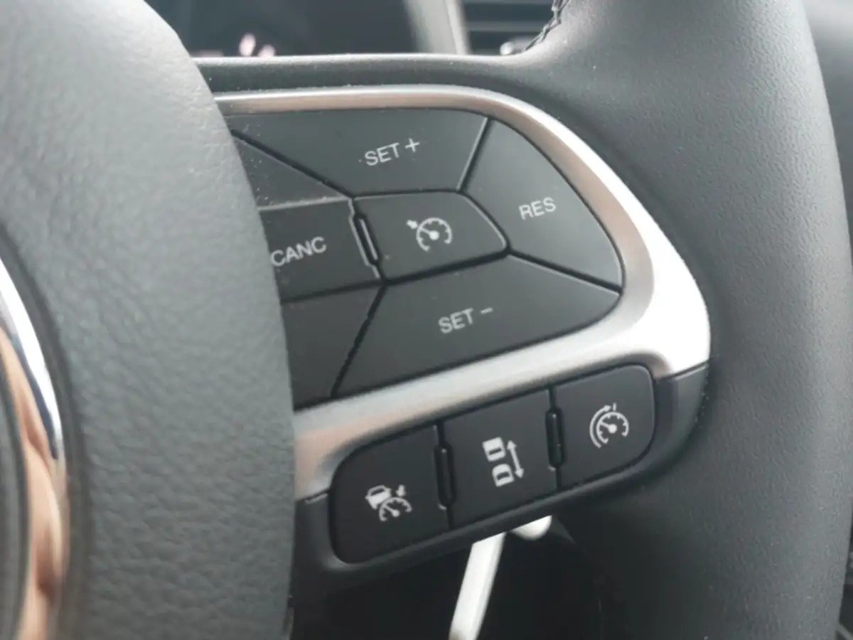 2023-jeep-renegade-13-gse-limited-big-18