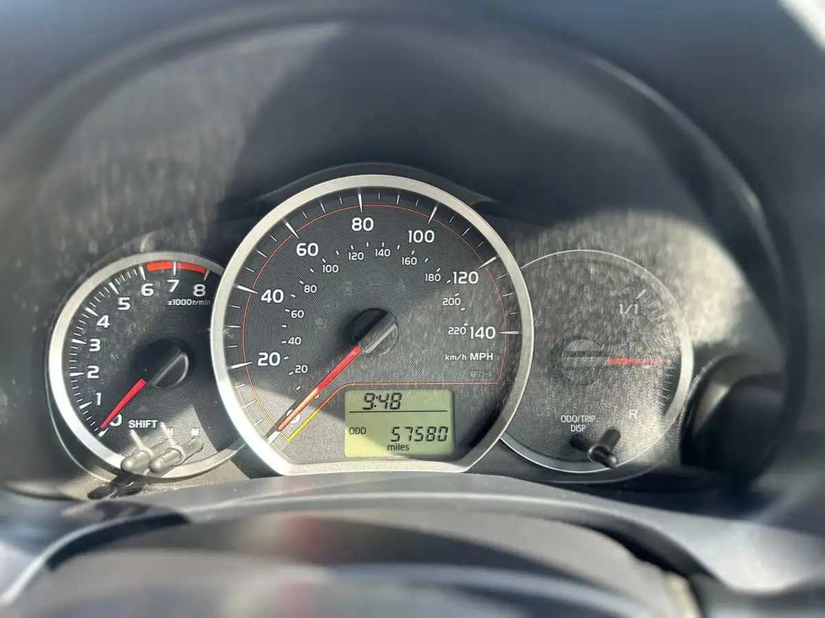 2011-toyota-yaris-133-tr-vvt-i-99bhp-5d-big-21