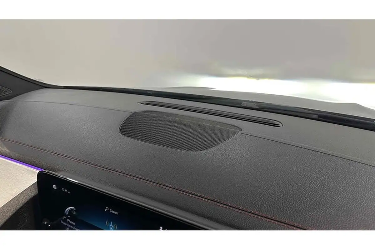 2021-mercedes-benz-eqa-e-eqa-250-amg-line-big-37