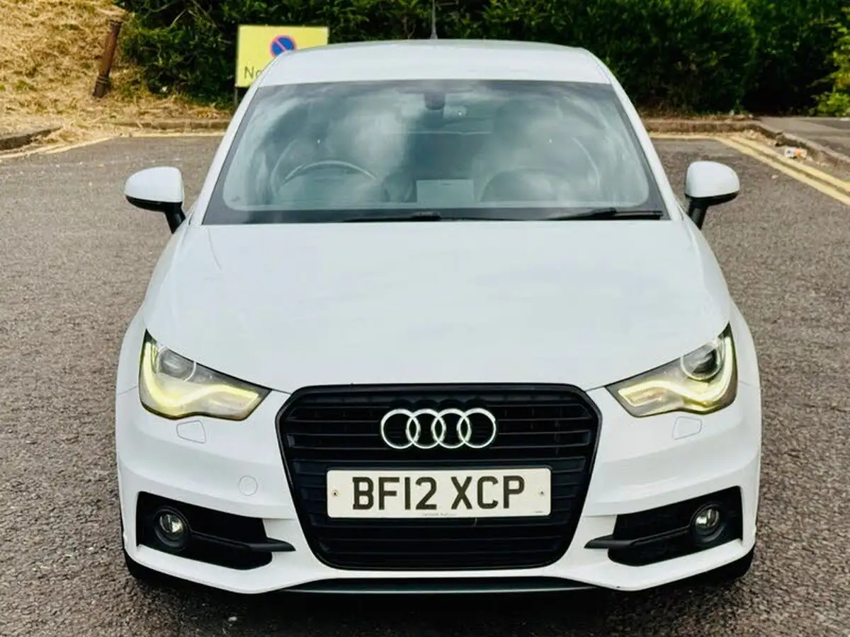 2012-audi-a1-20td-black-edition-big-4