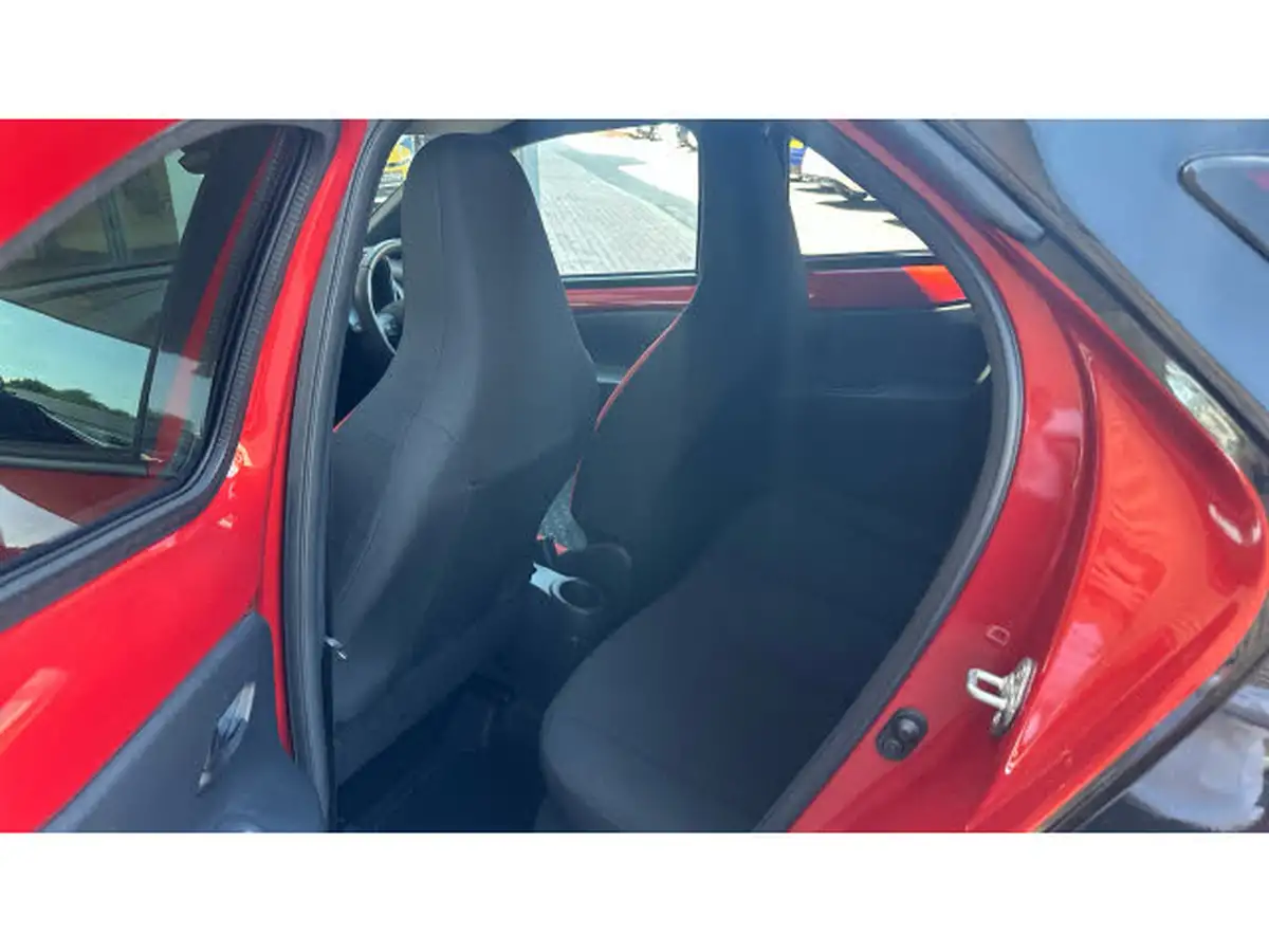 2024-toyota-aygo-x-10-vvt-i-edge-big-12