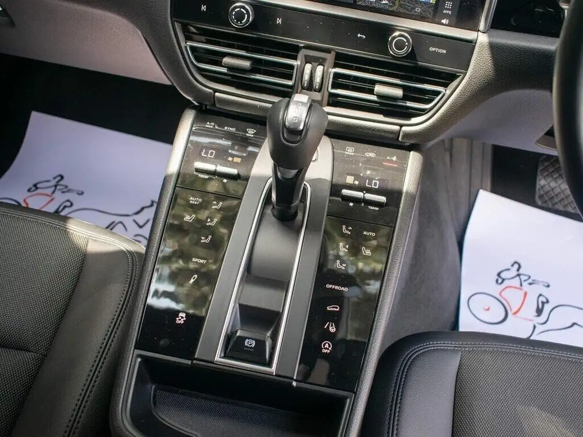 2022-porsche-macan-29-v6-s-big-26
