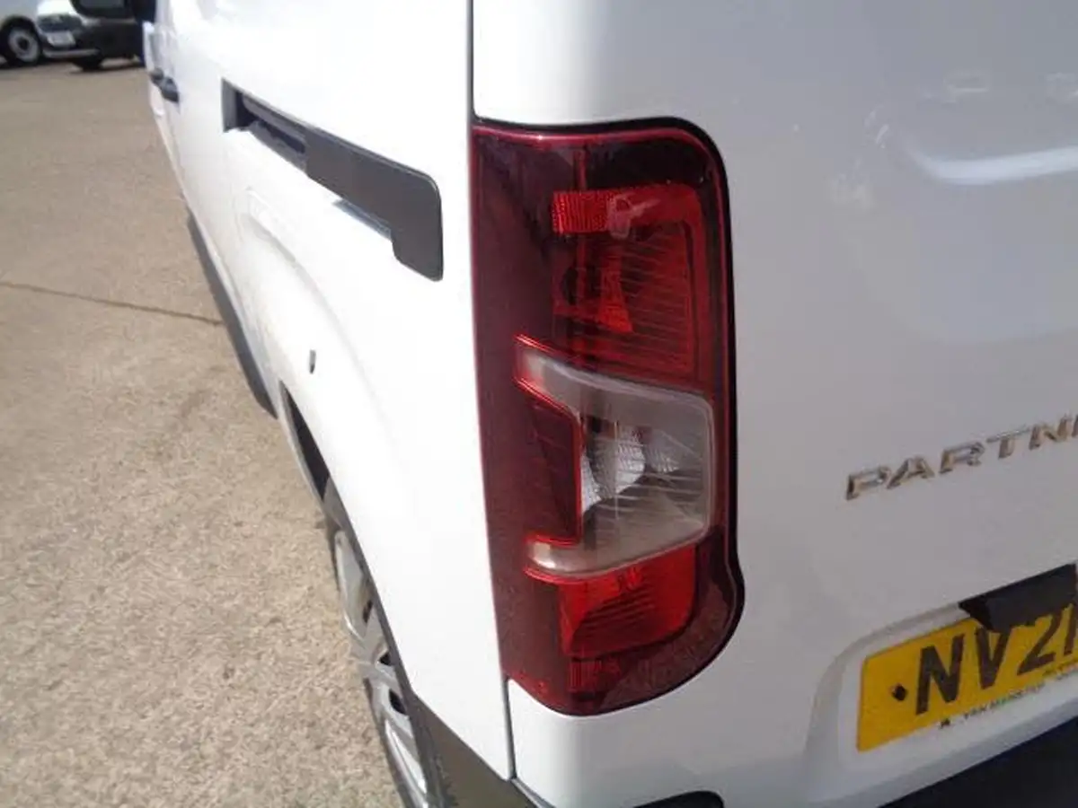 2021-peugeot-partner-15-bluehdi-1000-professional-100ps-eu6dt-panel-big-14
