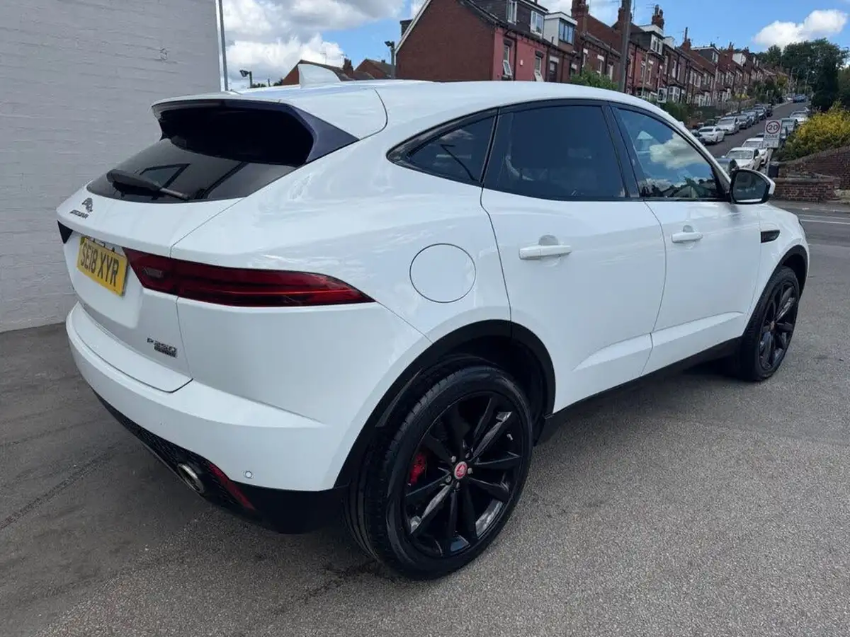 2018-jaguar-e-pace-20-i4-249ps-ss-big-2
