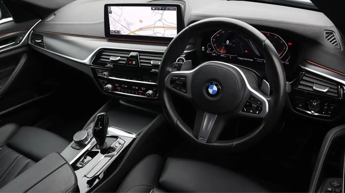 2020-bmw-5-series-20td-520d-m-sport-187bhp-mht-saloon-4d-big-9