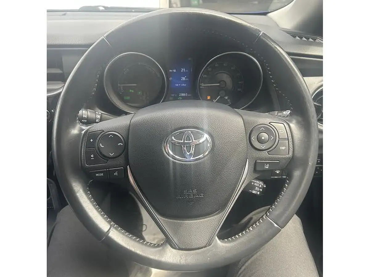 2018-toyota-auris-18-vvt-i-hsd-design-hatchback-big-11