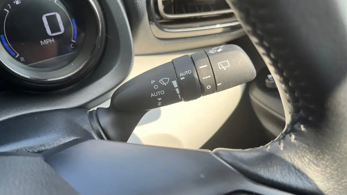 2023-toyota-yaris-15-vvt-i-excel-big-48