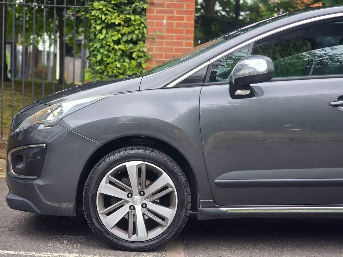 2016-peugeot-3008-crossover-16bluehdi-allure-big-18