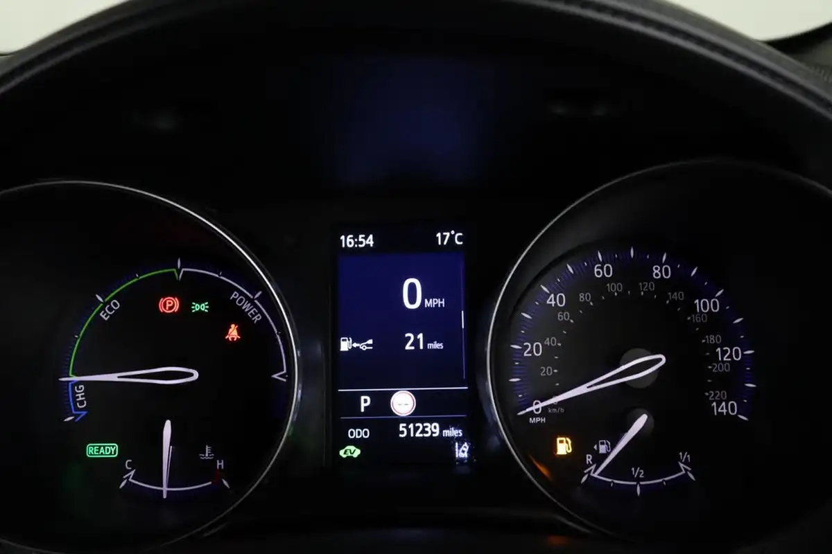 2021-toyota-c-hr-18-vvt-i-design-big-18