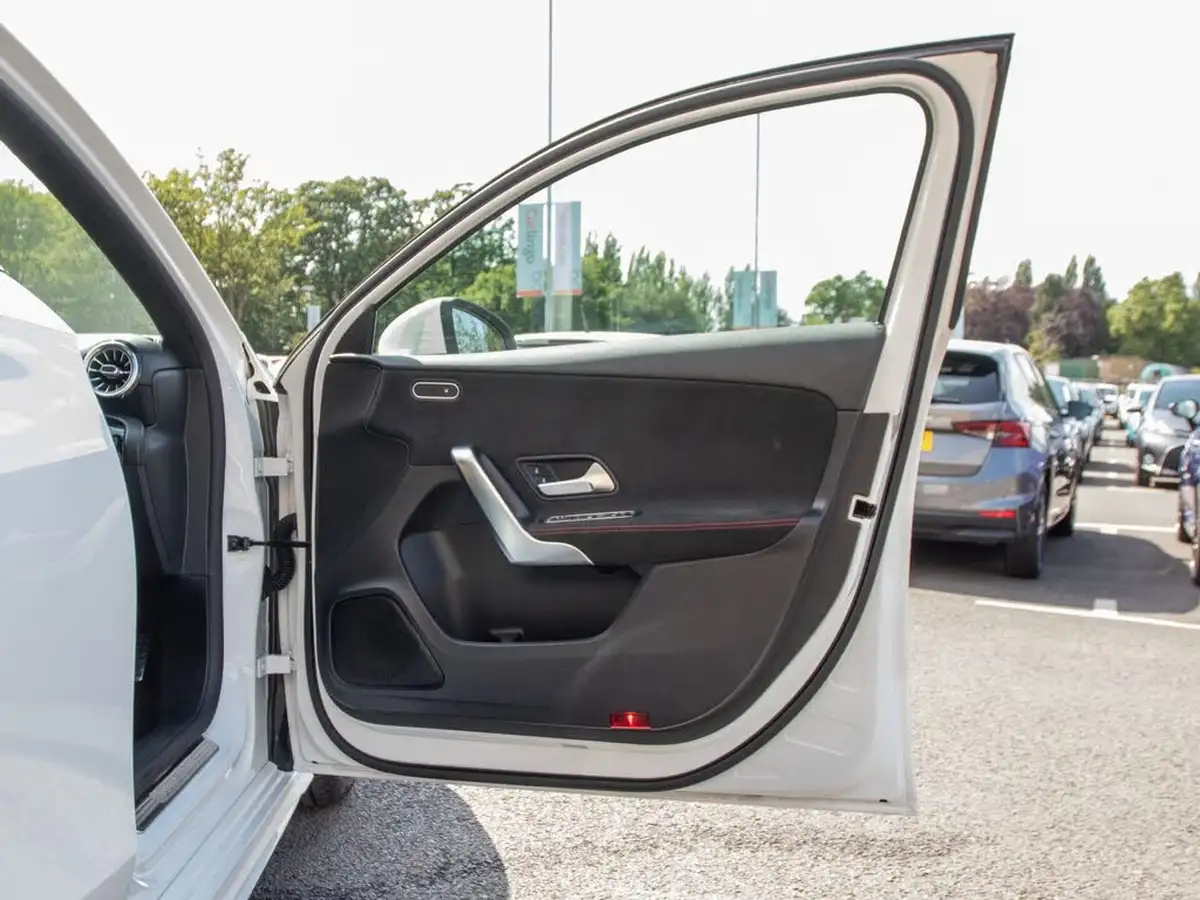 2019-mercedes-benz-a-class-13-a200-amg-line-premium-hatchback-5d-big-13