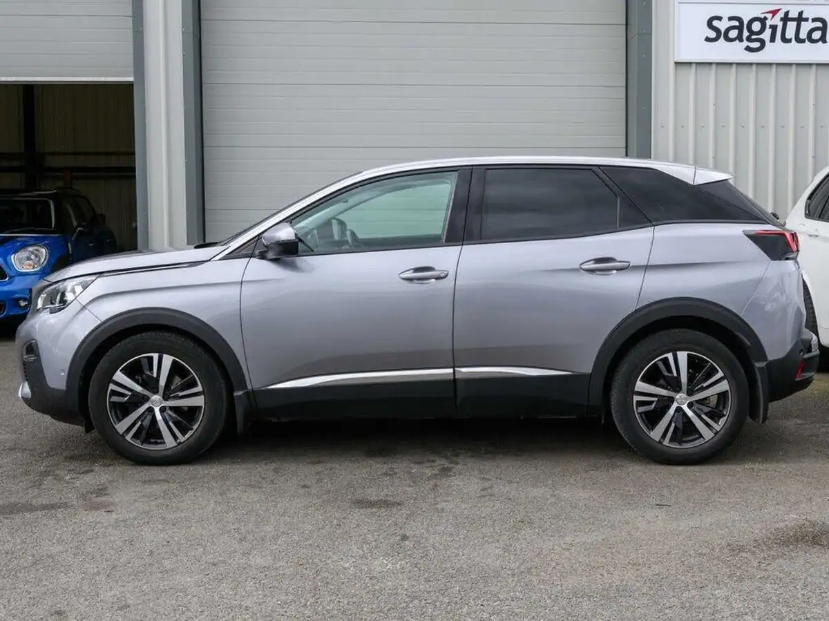 2018-peugeot-3008-suv-12-puretech-allure-eat6-big-5