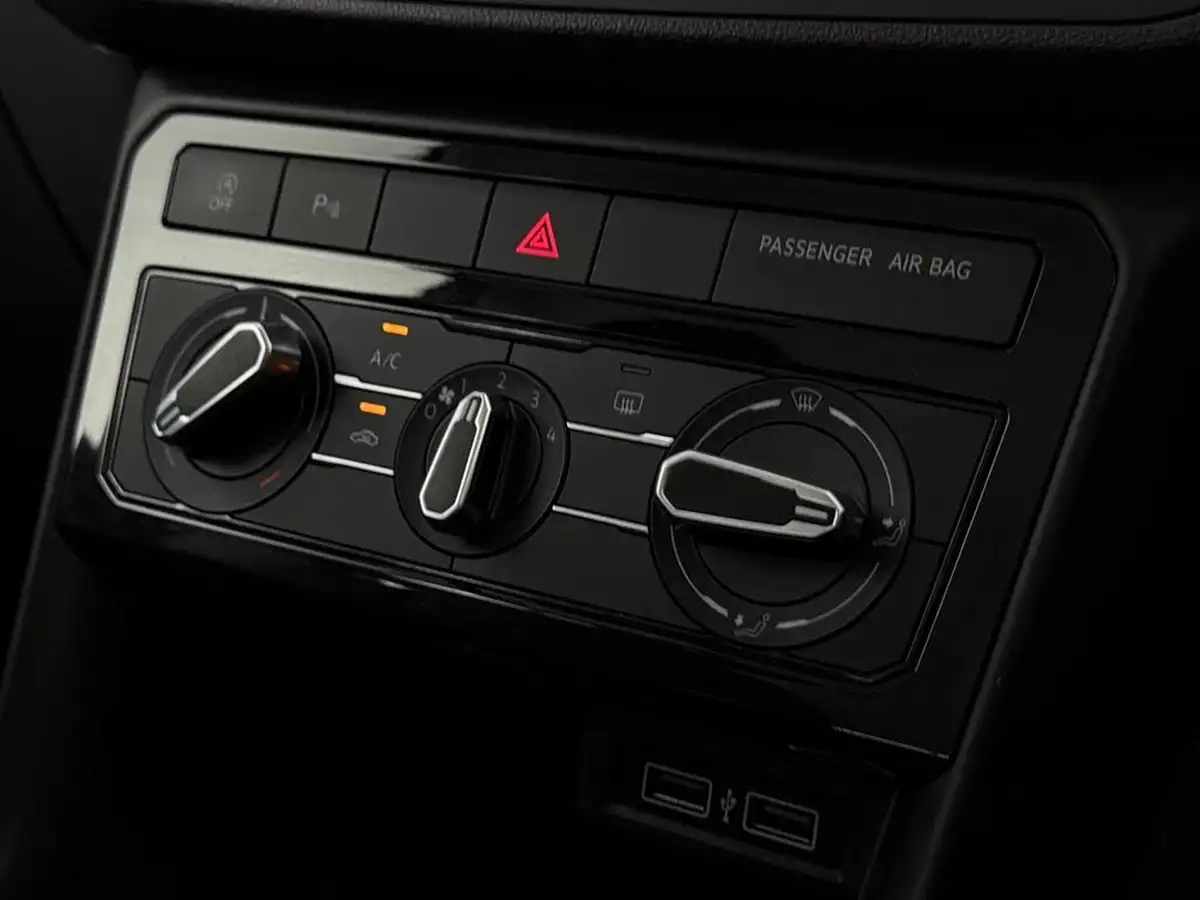 2019-volkswagen-t-cross-10-tsi-se-115ps-dsg-big-32