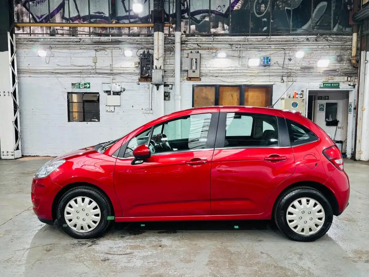 2012-citroen-c3-14e-hdi-vtr-big-8
