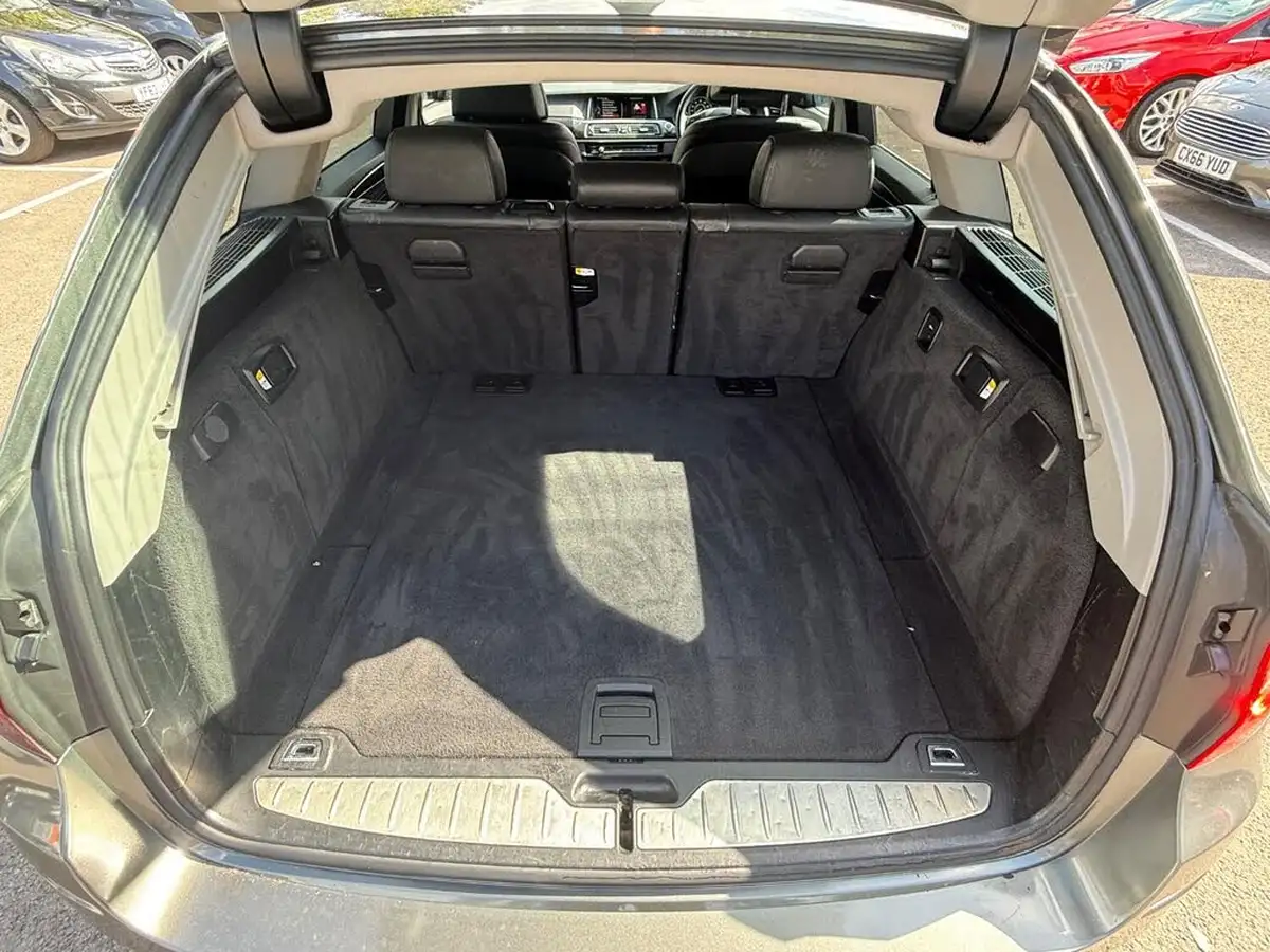 2014-bmw-5-series-30td-530d-luxury-touring-5d-big-15