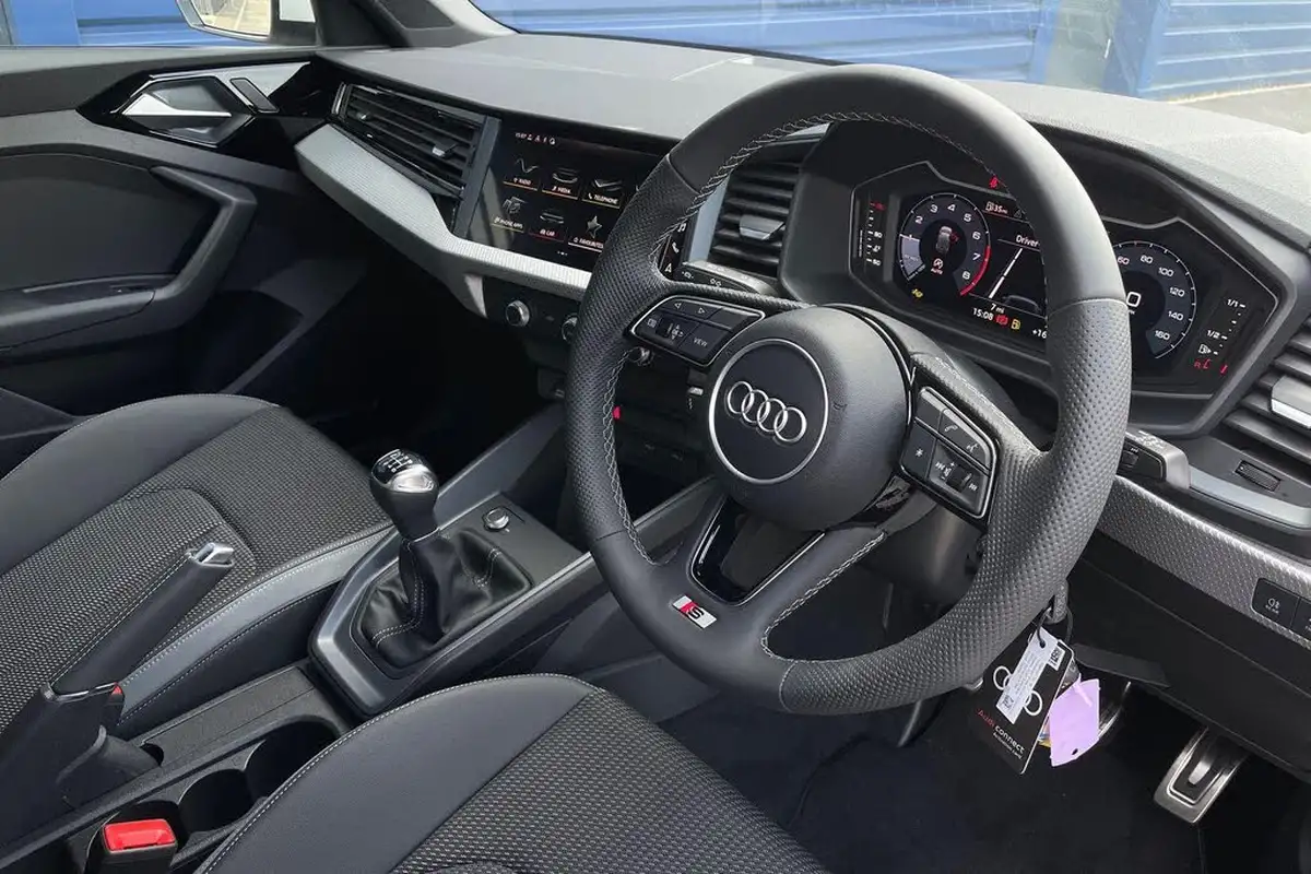 2025-audi-a1-10-30-tfsi-s-line-big-24