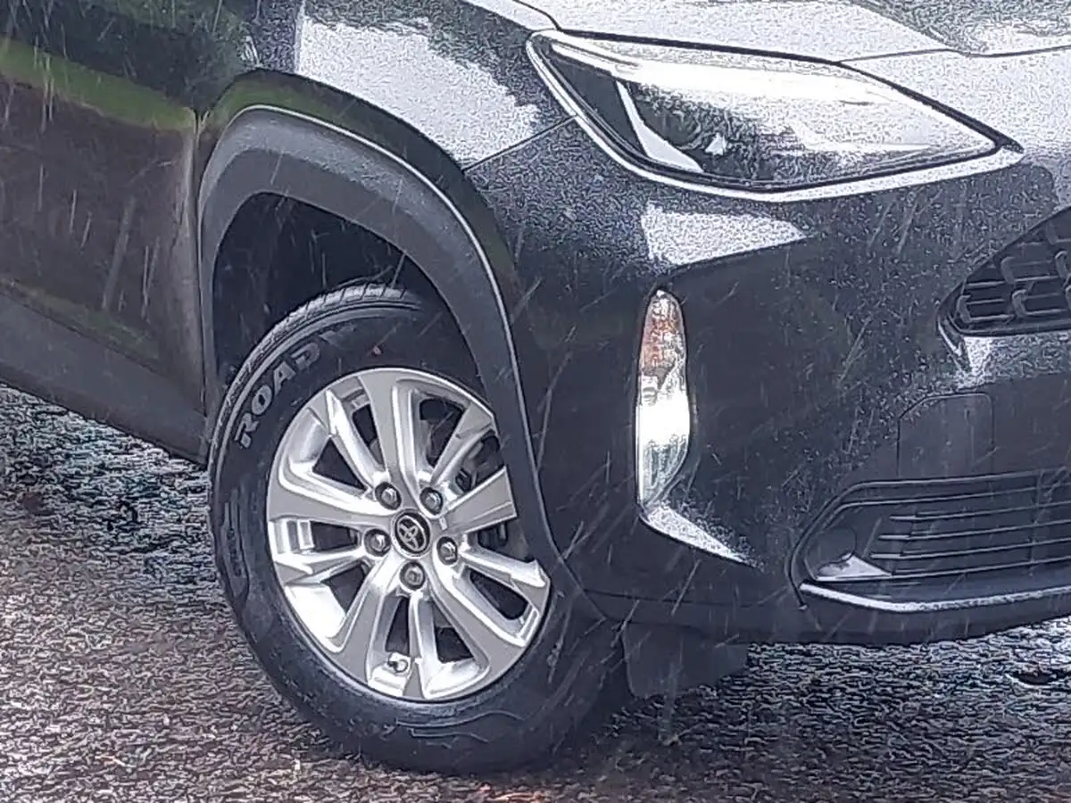 2022-toyota-yaris-cross-15-vvt-i-icon-big-8
