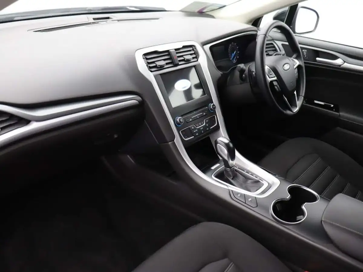2018-ford-mondeo-15t-zetec-edition-160ps-hatchback-auto-big-10