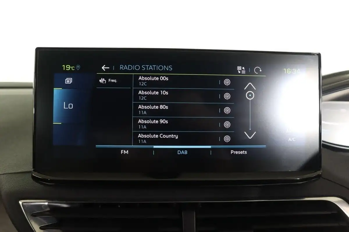 2021-peugeot-3008-suv-16-puretech-gt-premium-225bhp-hybrid-e-eat8-big-41