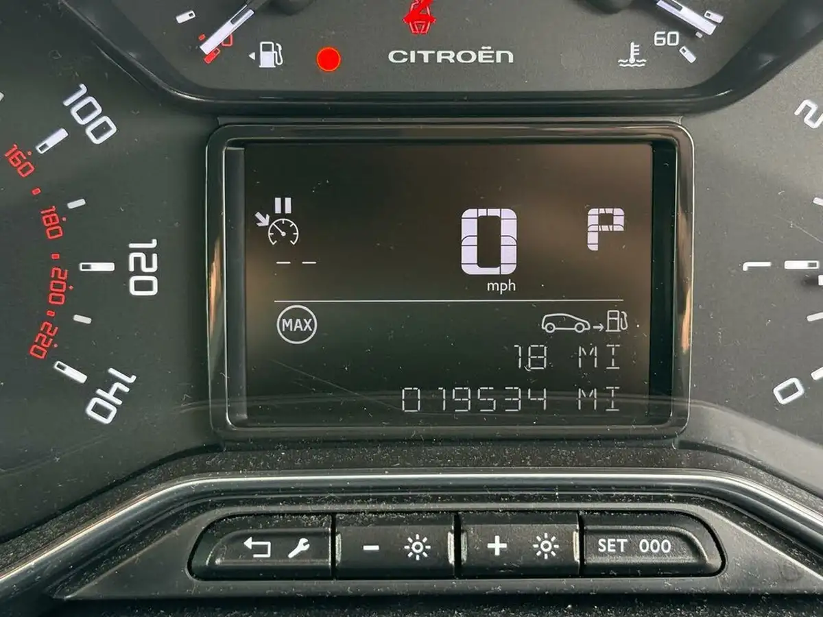 2024-citroen-c3-aircross-12-puretech-plus-130ps-eat6-big-17