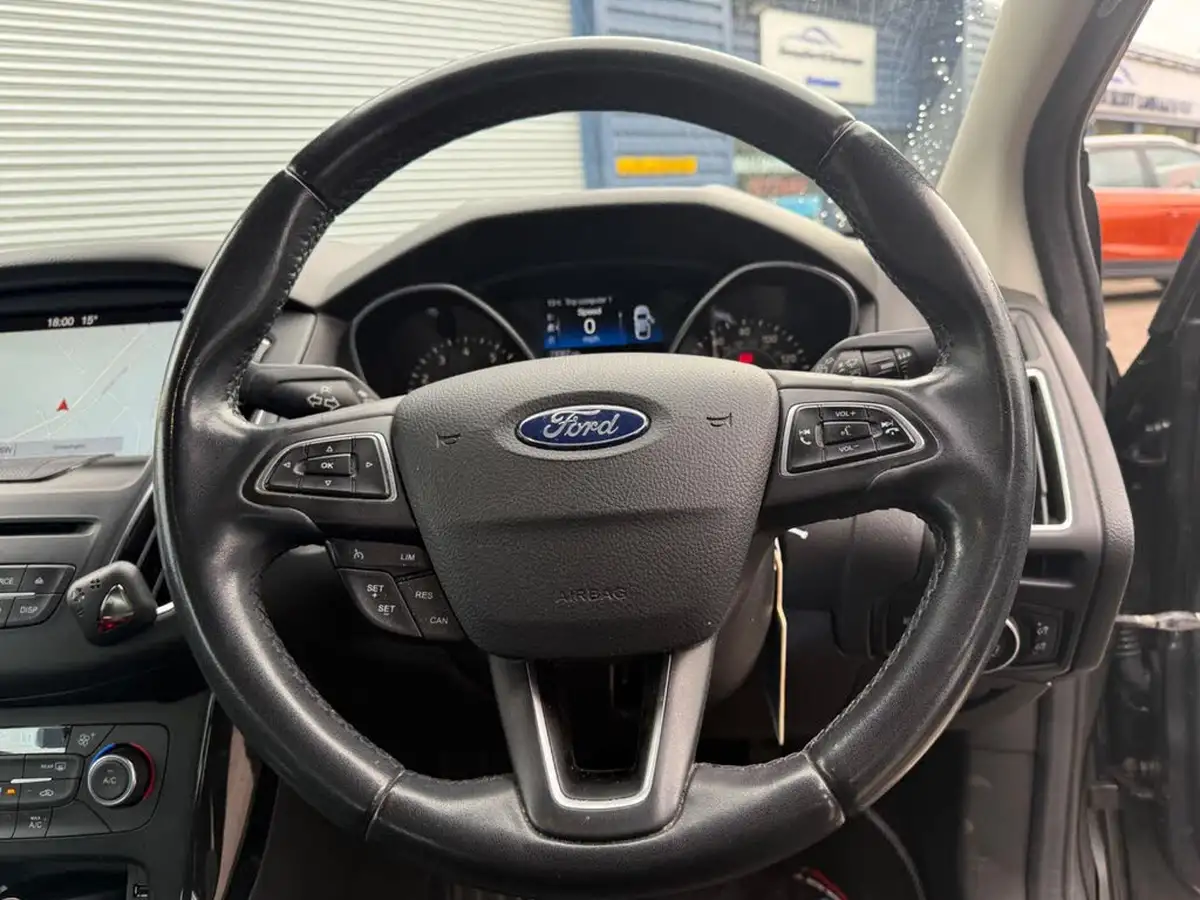 2017-ford-focus-10t-titanium-100ps-hatchback-big-24