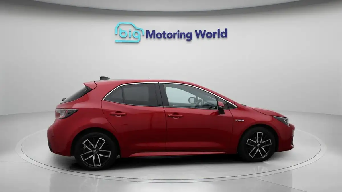 2021-toyota-corolla-18-vvt-i-design-spare-wheel-hatchback-5d-big-8