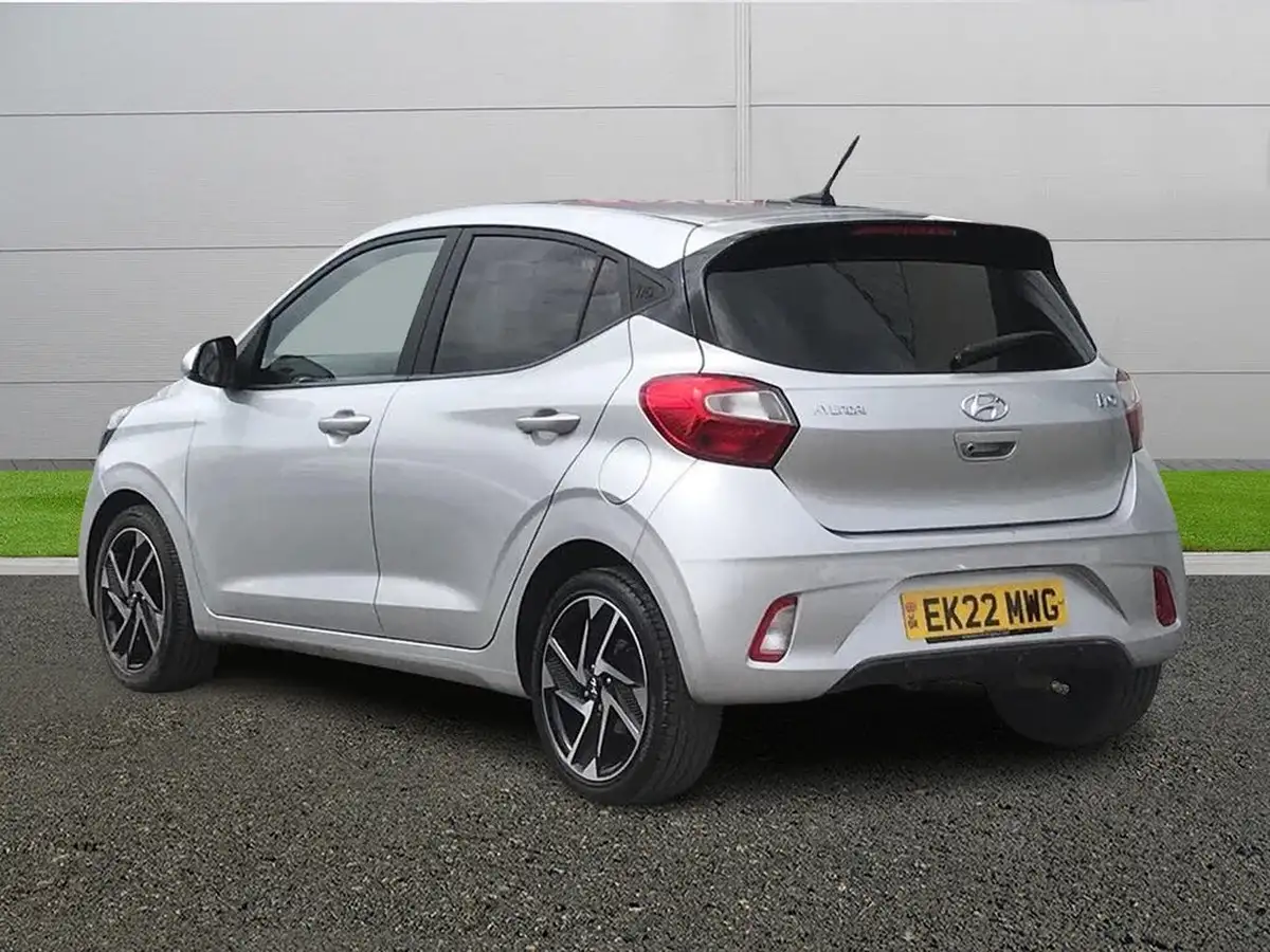 2022-hyundai-i10-10-premium-big-4