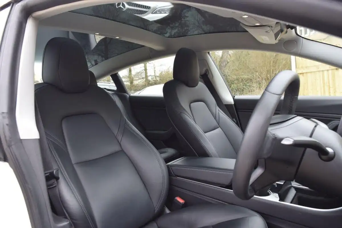 2020-tesla-model-3-e-performance-big-18