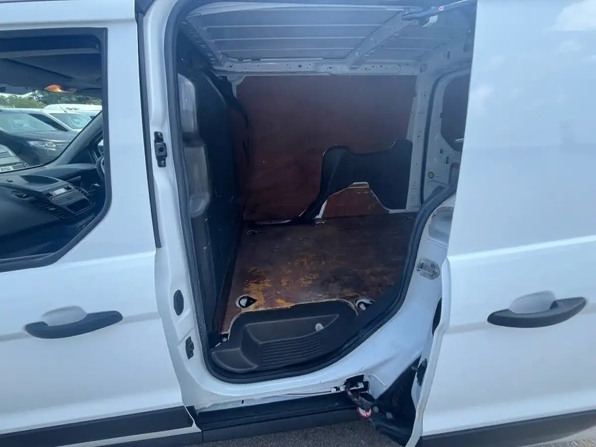 2021-ford-transit-connect-big-15