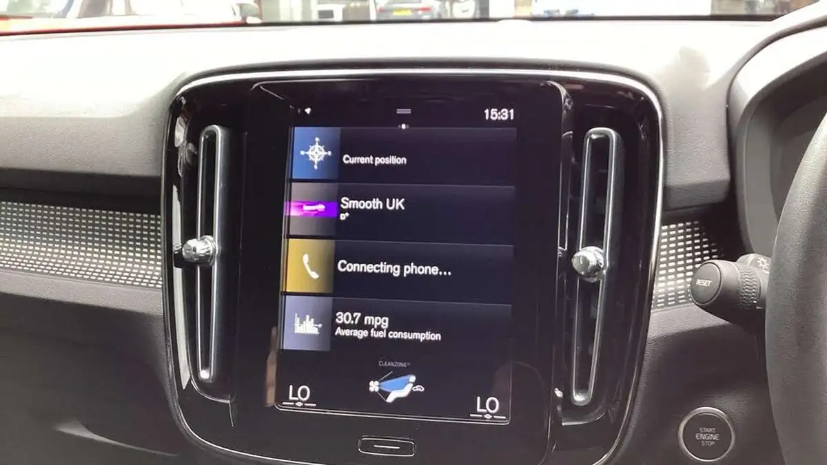 2022-volvo-xc40-15-t3-r-design-auto-big-11