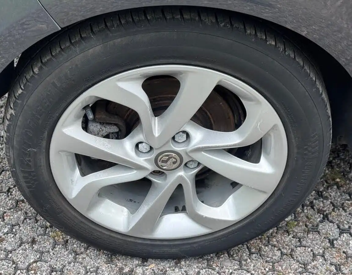 2014-vauxhall-corsa-13cdti-excite-acss-3d-big-28