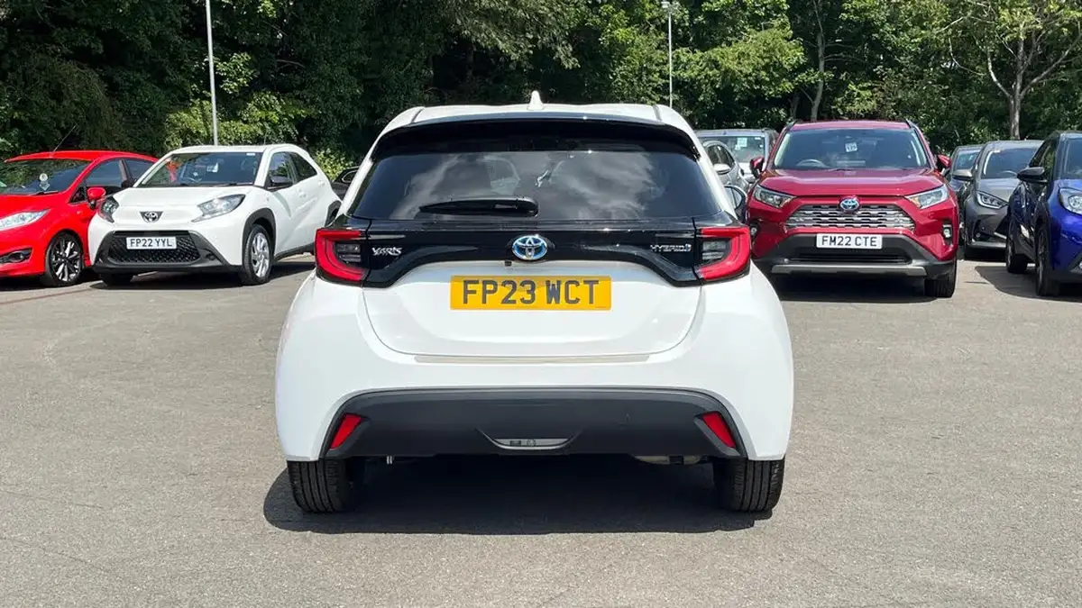 2023-toyota-yaris-15-vvt-i-design-big-18