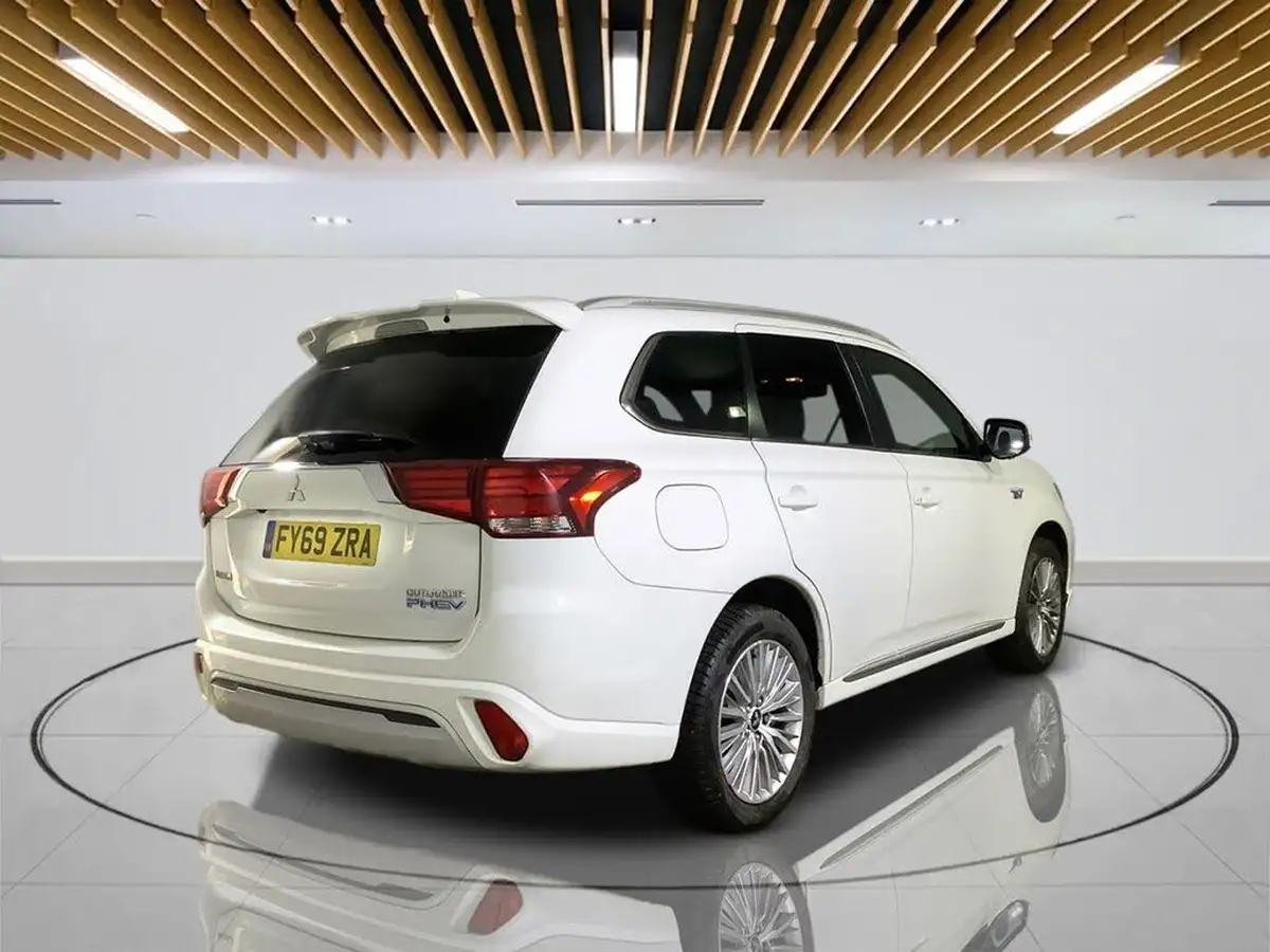 2019-mitsubishi-outlander-24-4h-phev-big-8