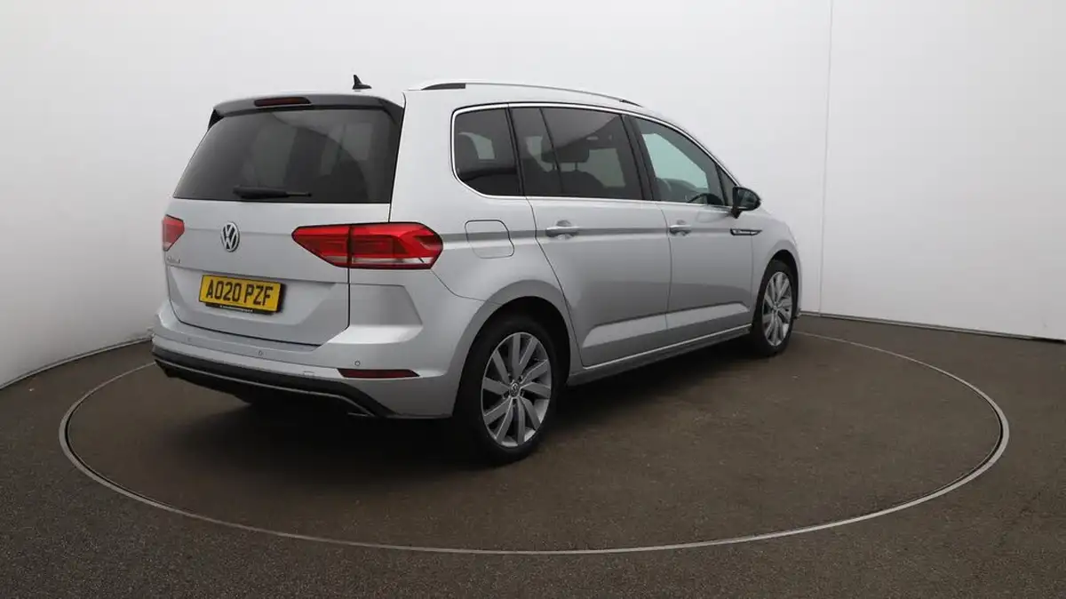 2020-volkswagen-touran-15-tsi-r-line-big-56