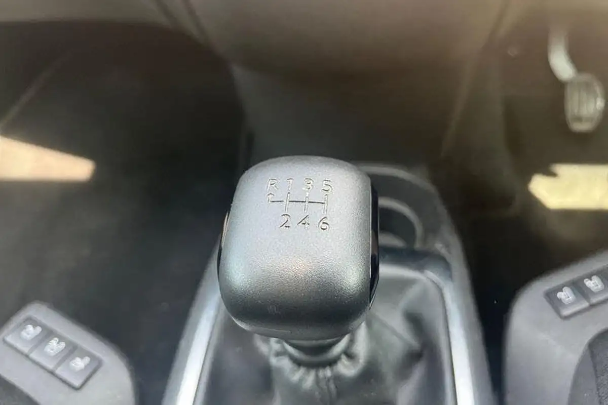 2018-citroen-c4-spacetourer-15bluehdi-flair-big-38