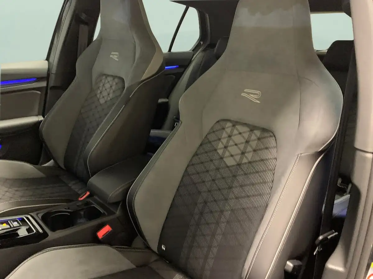 2023-volkswagen-golf-15-etsi-r-line-hatchback-big-30