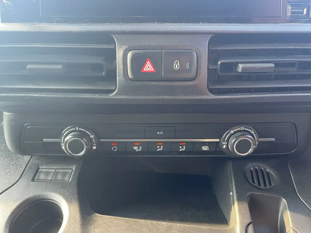 2020-citroen-berlingo-15bluehdi-1000-enterprise-100pseu6dt-e-ss-panel-big-15
