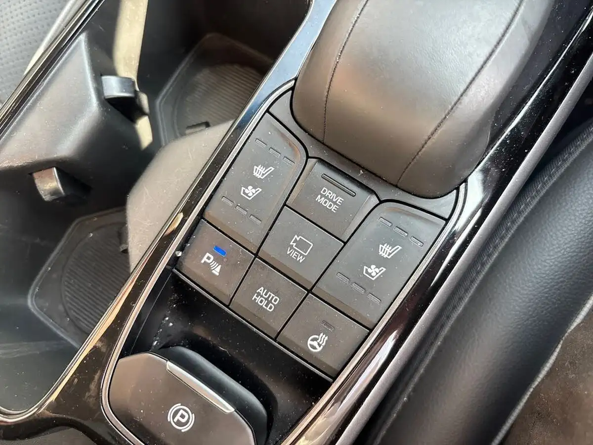 2021-hyundai-ioniq-e-premium-se-electric-100kw-big-24