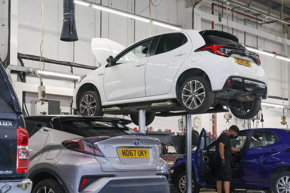 2022-toyota-corolla-20-vvt-i-gr-sport-181bhp-spare-wheel-hatchback-big-59