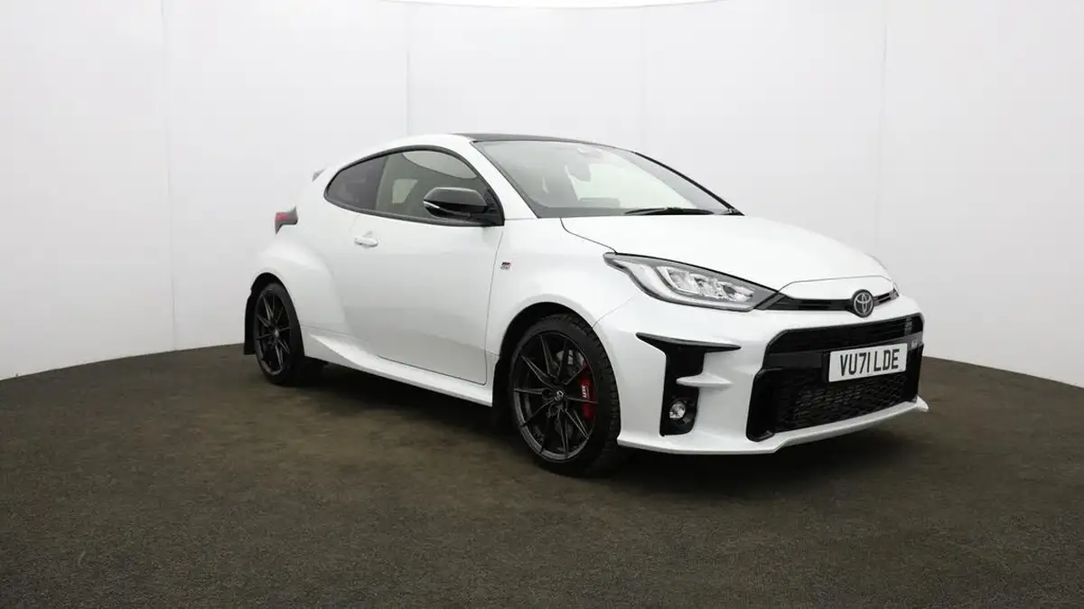 2021-toyota-yaris-16-gr-circuit-pack-big-39